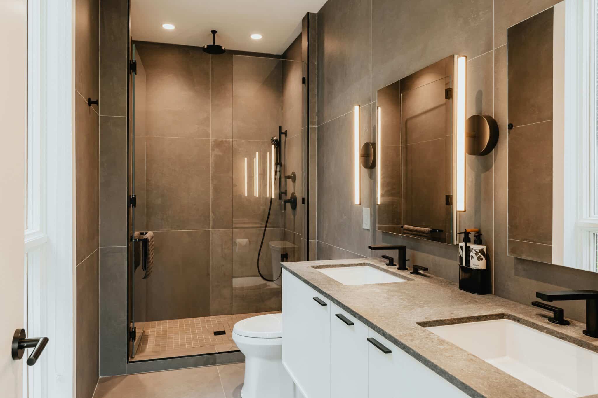 Clean bathroom after a cleaning service, with pristine surfaces