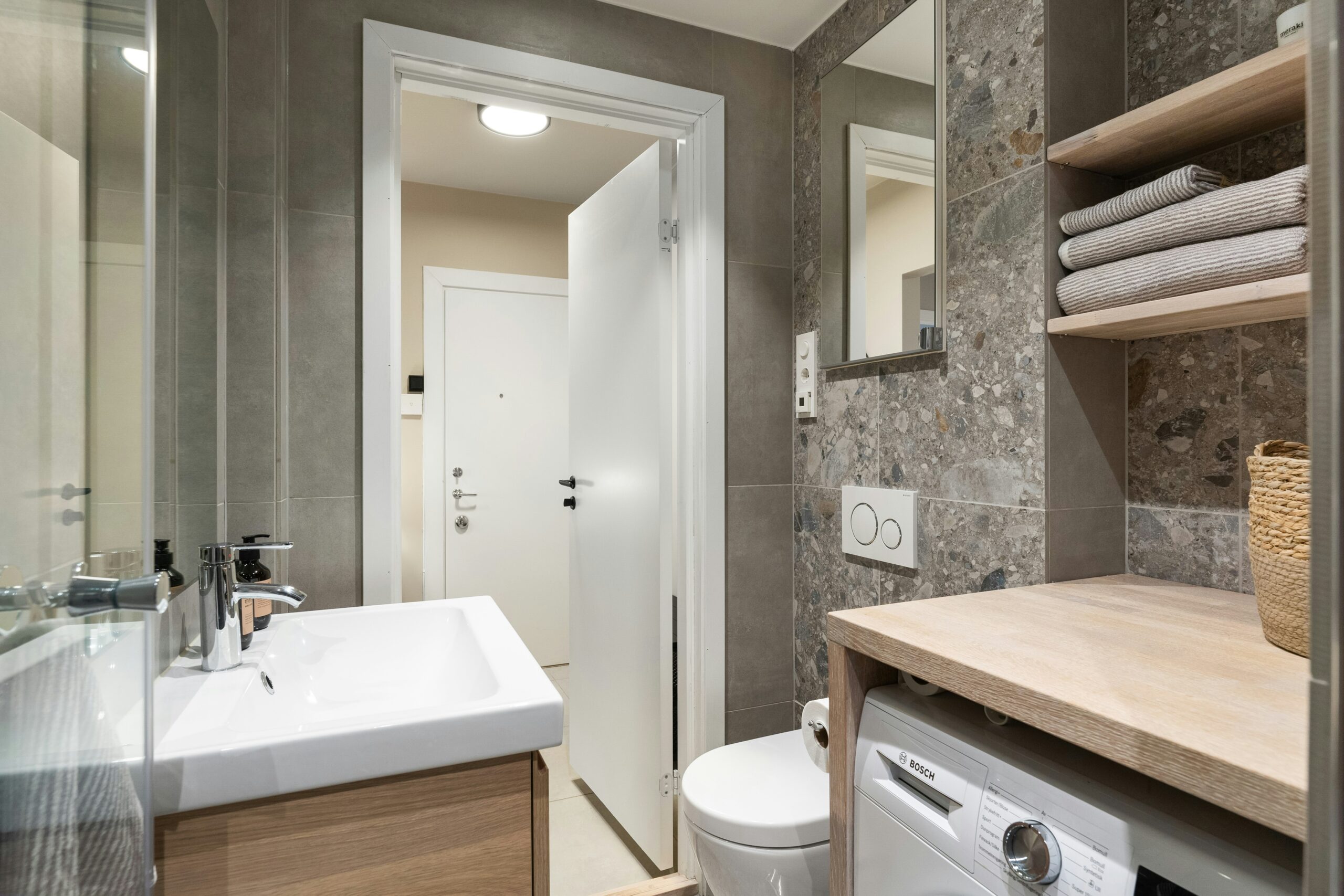 bathroom after a deep cleaning service